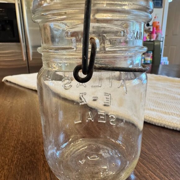 Vintage Atlas E-Z Seal Clear Glass Pint Canning Jar with Wire Bail Glass Lid - Picture 3 of 5